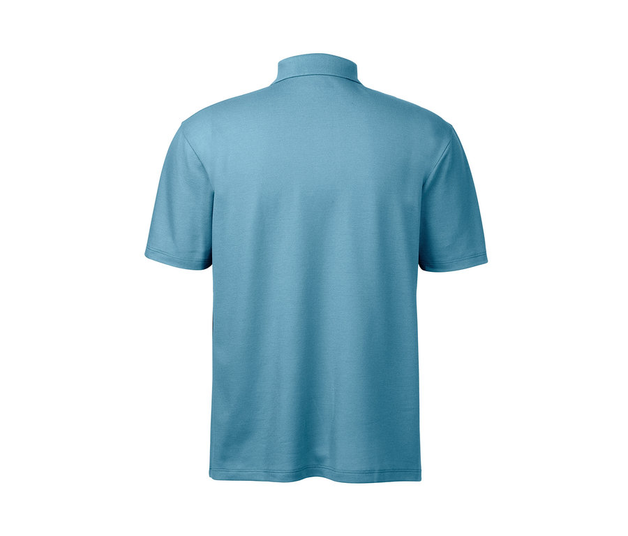 Zadní pohled na funkční polokošili.