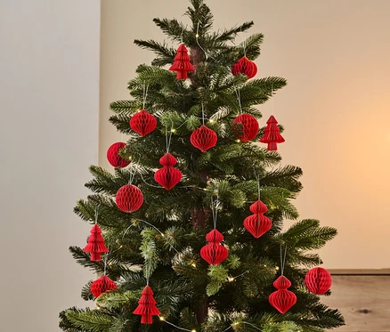 Zdobený vánoční stromek s červenými ozdobami, sada 4 ks.