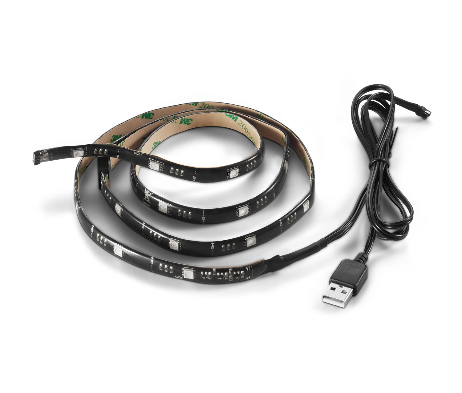 Stočený LED pásek pro podsvícení televize s USB konektorem na bílém pozadí.