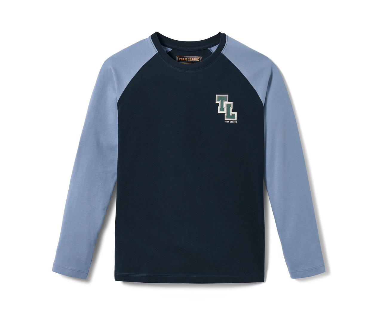 Tmavě modré dětské pyžamo s dlouhým rukávem a světle modrými rukávy.