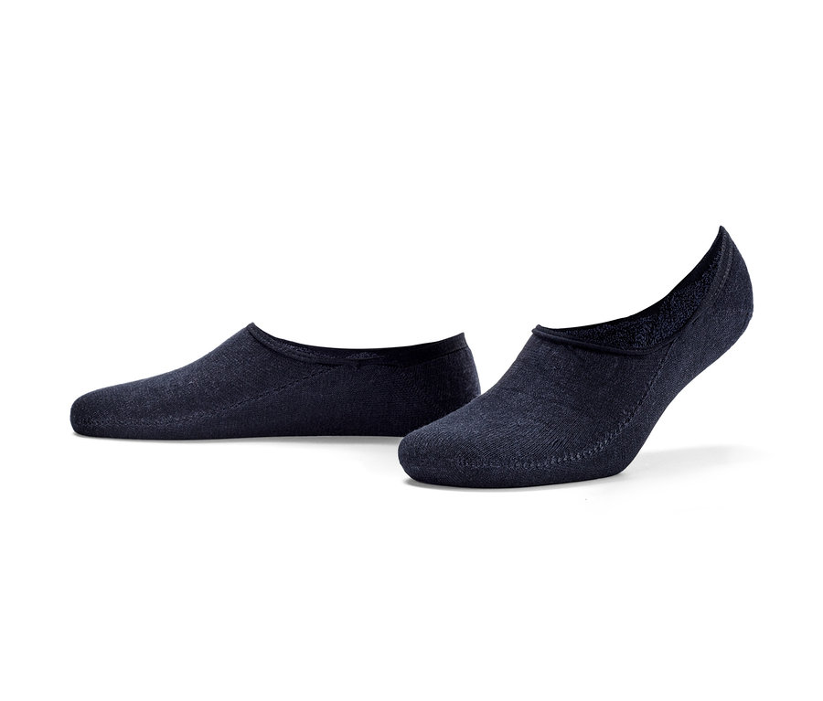 Dva páry hřejivých krátkých ponožek.