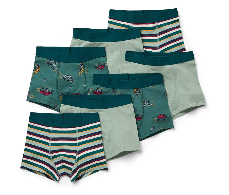 Sada šesti chlapeckých boxerek: dvou zelených s potiskem aut, dvou světle zelených a dvou pruhovaných.