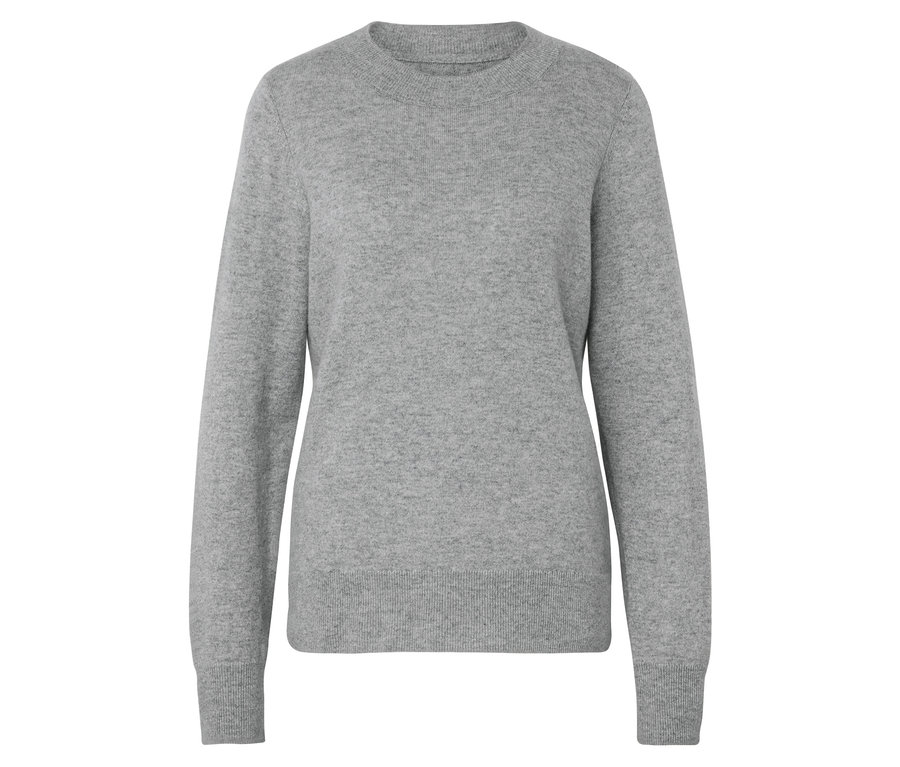 Šedý svetr s dlouhým rukávem na bílém pozadí.