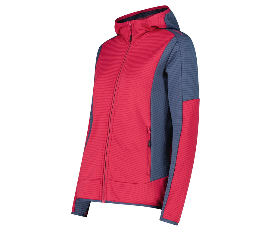 Červená bunda s kapucí se šedo-modrými rukávy a kapucí.