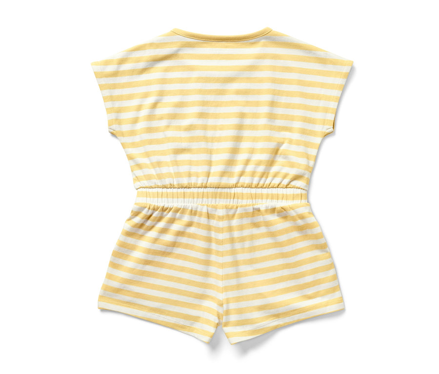 Dětský overal se žlutými a bílými pruhy.
