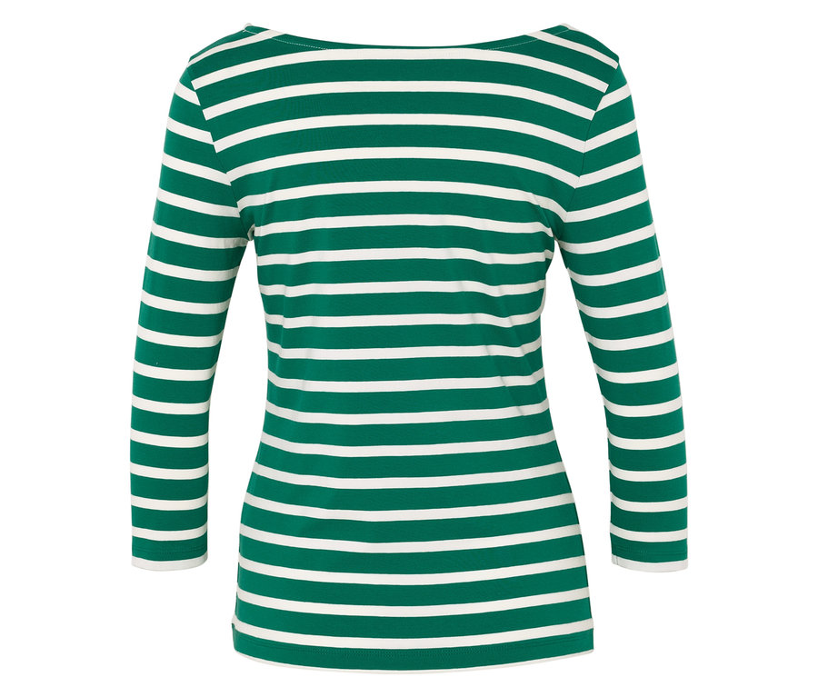 Zelené tričko s bílými pruhy.