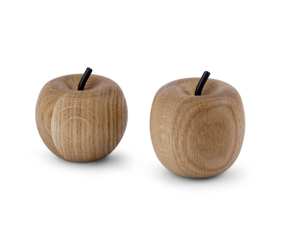 Dvě dekorační jablka.