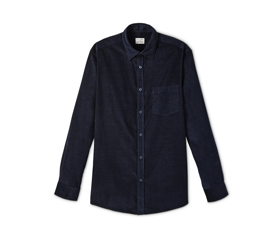 Tmavě modrá manšestrová košile s dlouhými rukávy a knoflíky.