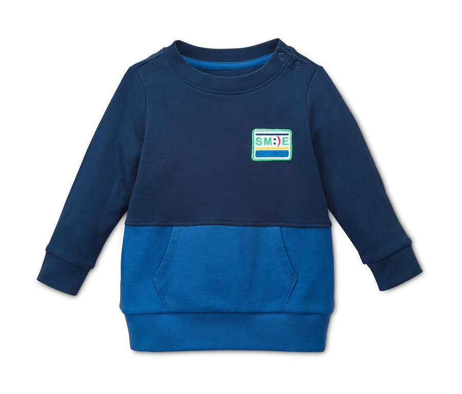 Tmavě modrá mikina.