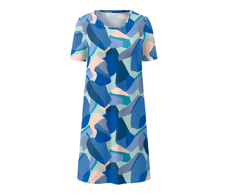 Noční košile s modrým, růžovým a zeleným geometrickým vzorem.