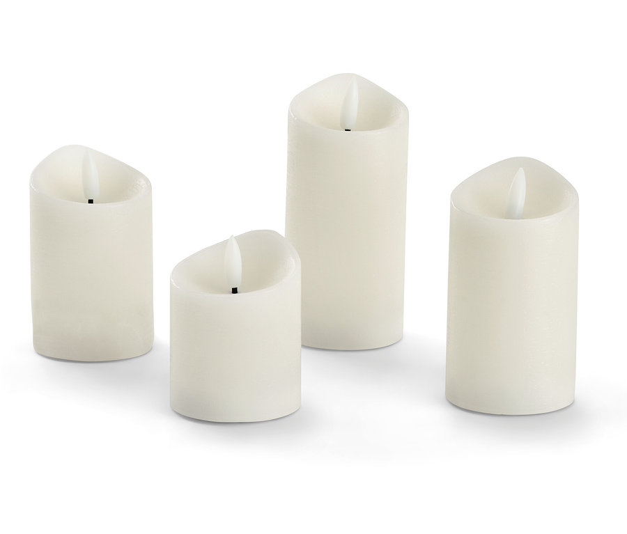 Čtyři krémové LED svíčky z pravého vosku.