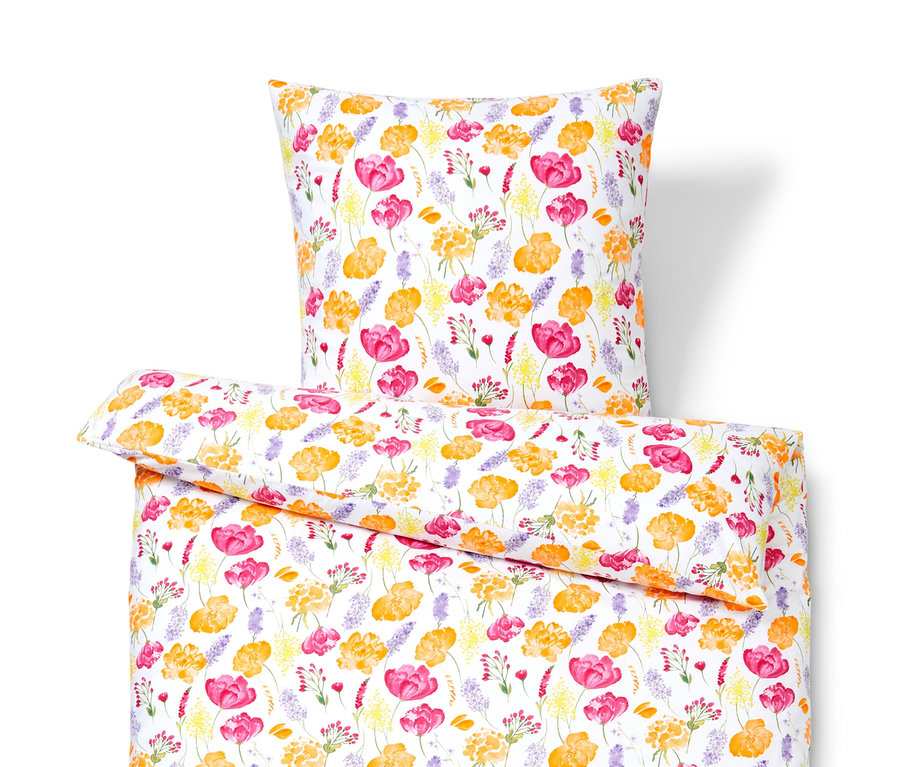 Ložní souprava z mikrovlákna s květinovým vzorem, skládající se z povlaku na polštář a přikrývky.