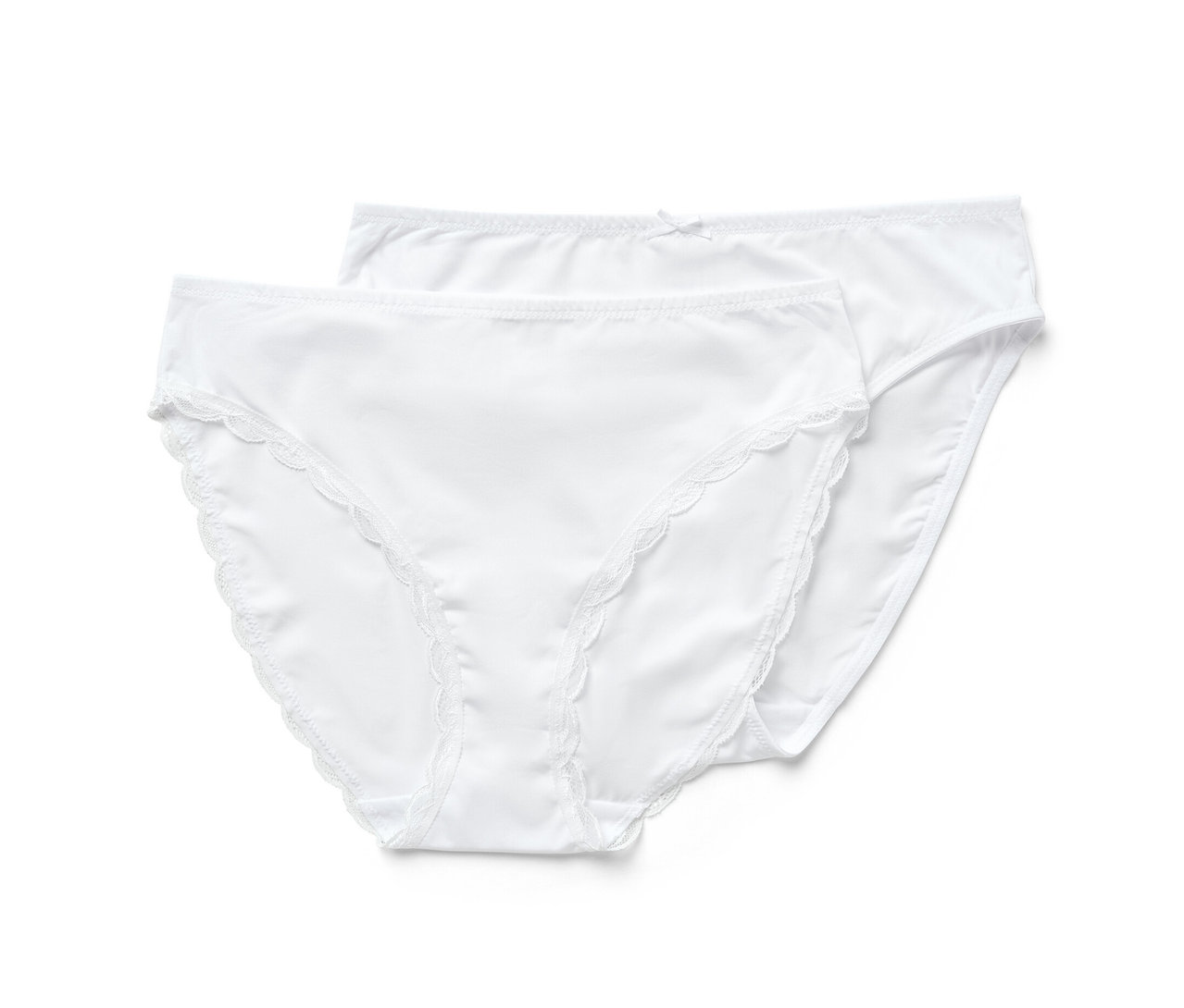 Dvoje bílé kalhotky.