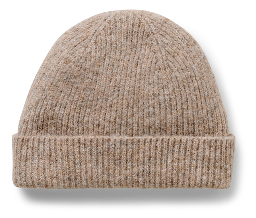 Béžová pletená čepice.