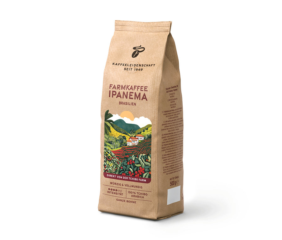Hnědé balení zrnkové kávy Farmkaffee Ipanema 500 g s ilustrací brazilské kávové plantáže.