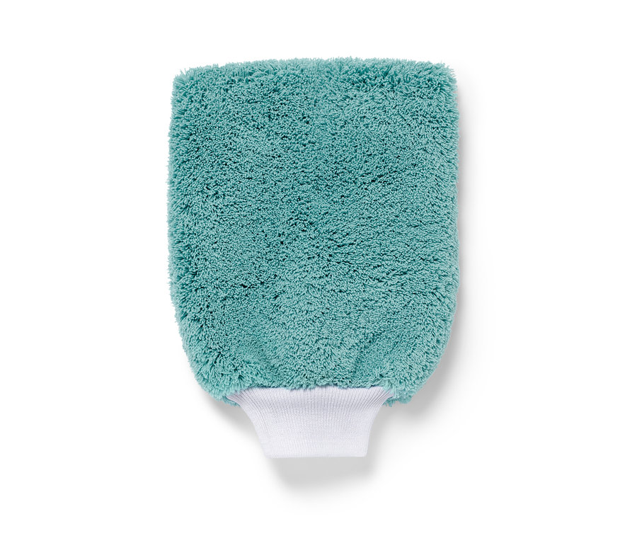 Zelená rukavice na mytí auta s bílým lemem.