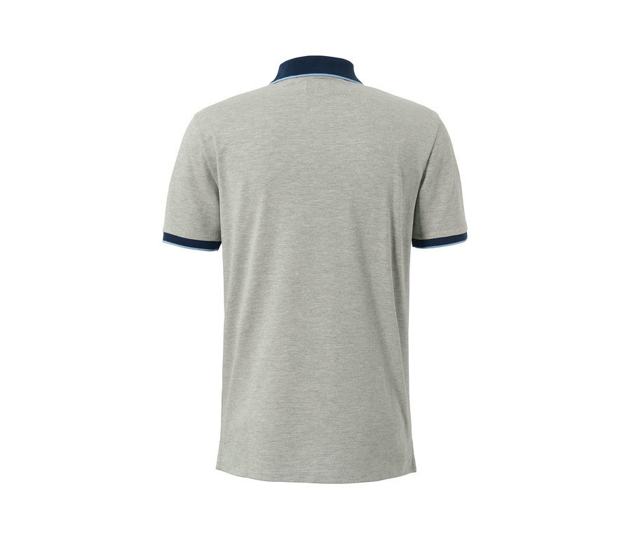 Zadní strana šedé melírované polokošile z piké s tmavě modrým límcem a lemy rukávů.