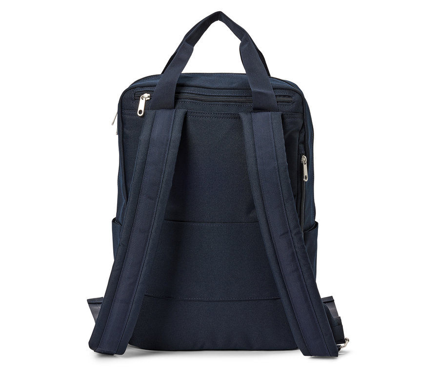 Modrý batoh zezadu s popruhy a madlem.