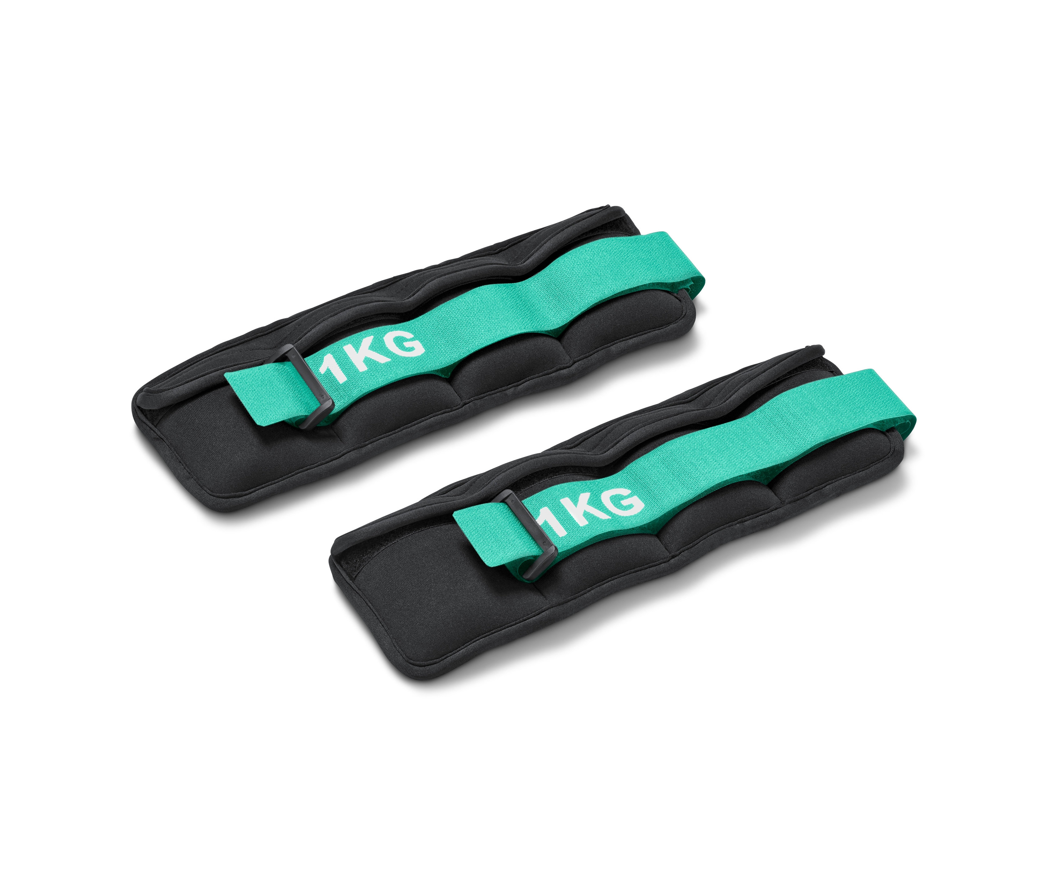 Dvě černé zátěžové manžety, 2 ks, každá s tyrkysovým popruhem a nápisem 1 kg, leží na bílém pozadí.