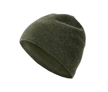 Khaki pletená čepice s melírem na bílém pozadí.
