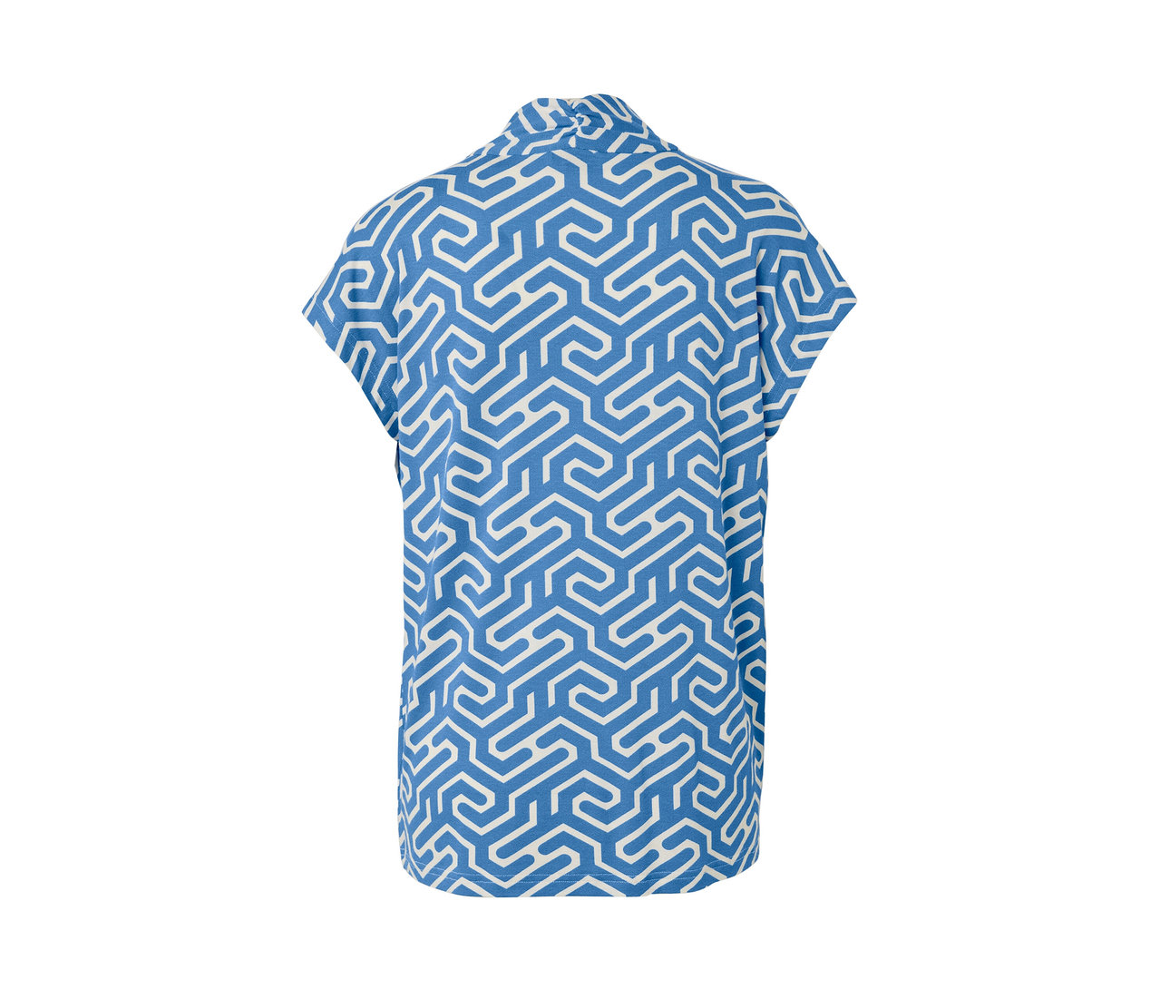 Pohled zezadu na modré halenkové triko s véčkovým výstřihem a bílým geometrickým vzorem.