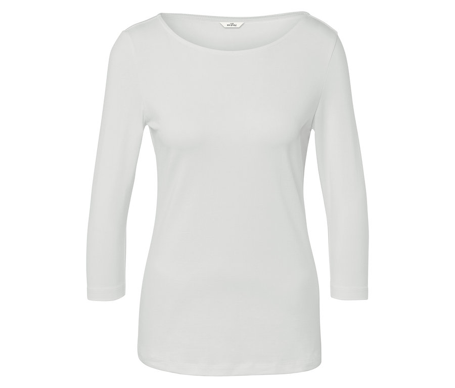 Bílé tričko s dlouhými rukávy.