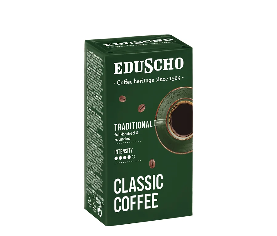 Balení mleté kávy EDU Classic Traditional 250 g. Tmavě zelený obal s vyobrazením šálku kávy.