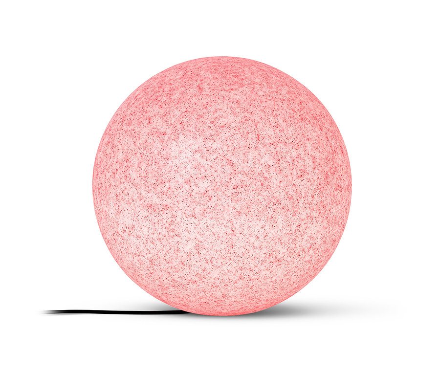 Světlo ve tvaru koule se střídáním barev, cca 45 cm, na bílém pozadí.