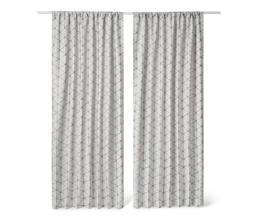 Dva šedé závěsy s geometrickým vzorem.