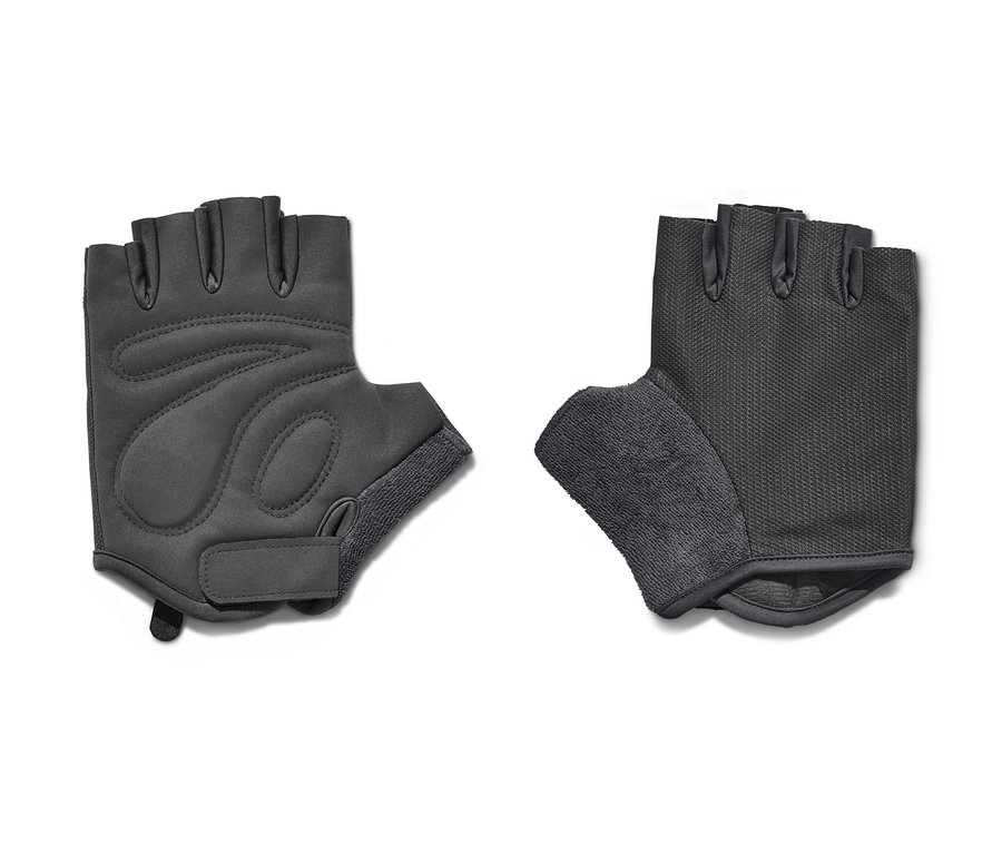 Dvě cyklistické rukavice leží vedle sebe na bílém pozadí.