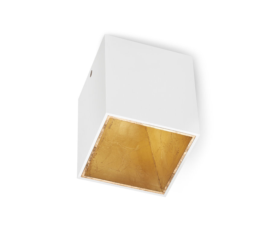 Bílé stropní LED svítidlo se zlatým vnitřkem.