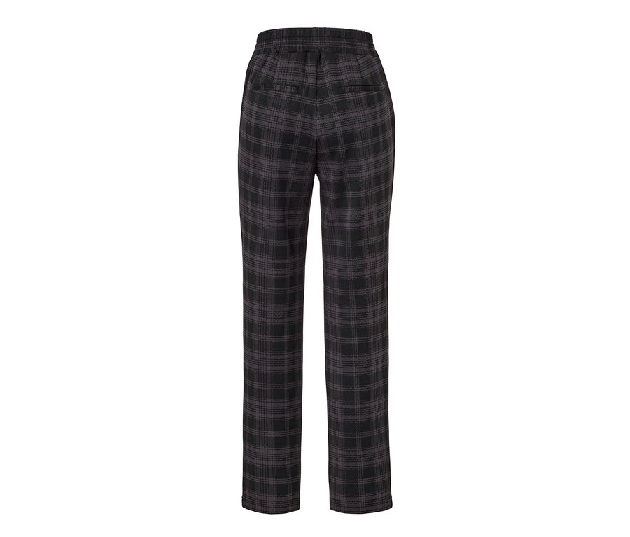 Detailní pohled zezadu na kostkované kalhoty joggpant.