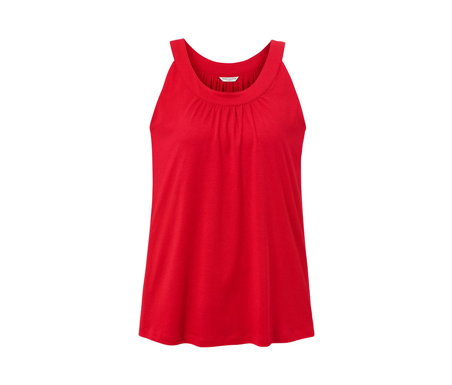 Červený top bez rukávů.