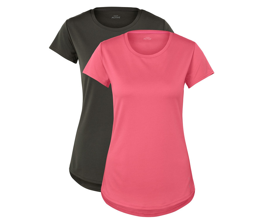 Dvě dámská trička s krátkým rukávem, jedno černé a jedno růžové, leží vedle sebe.