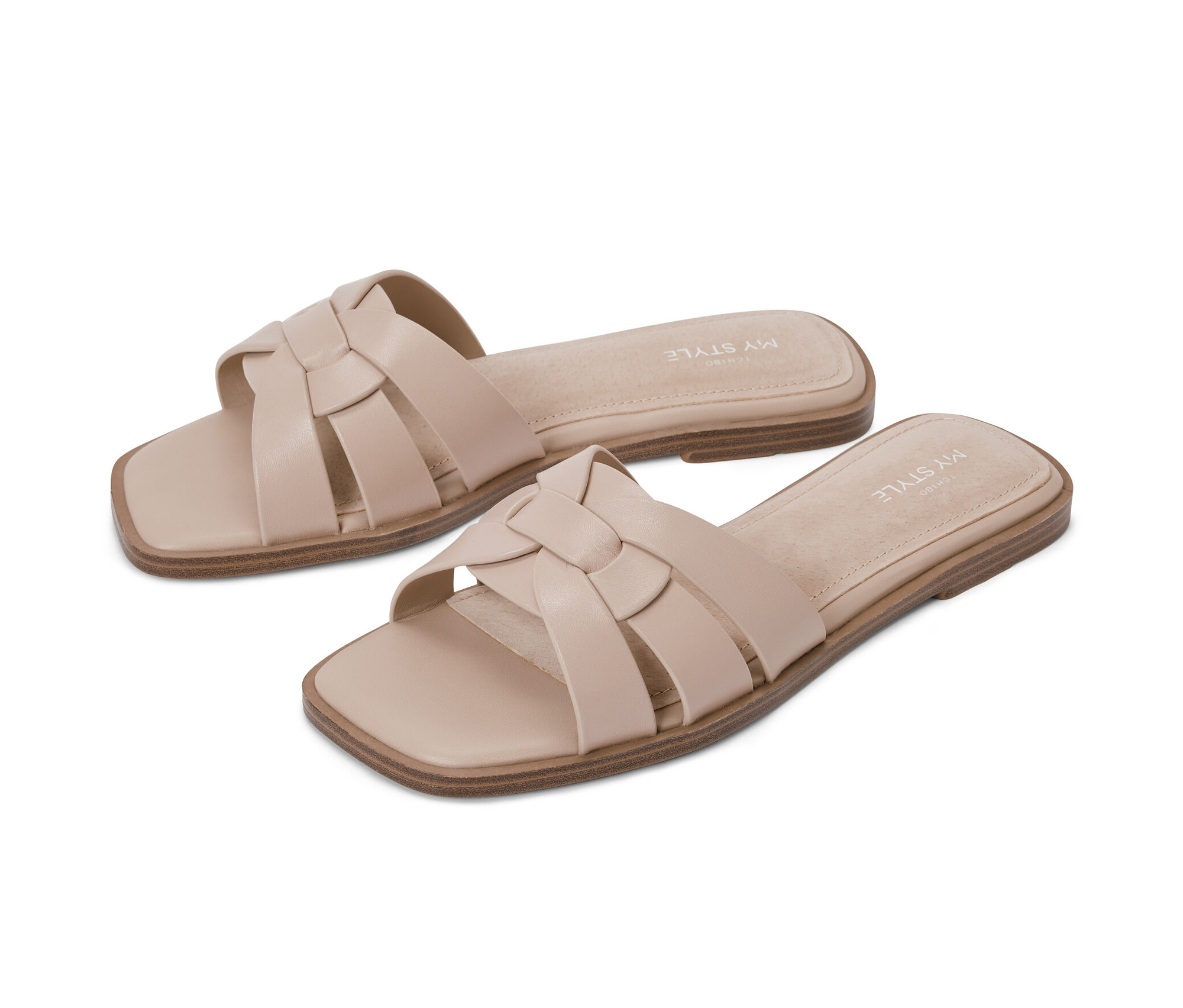 Dvoje kožené pantofle.