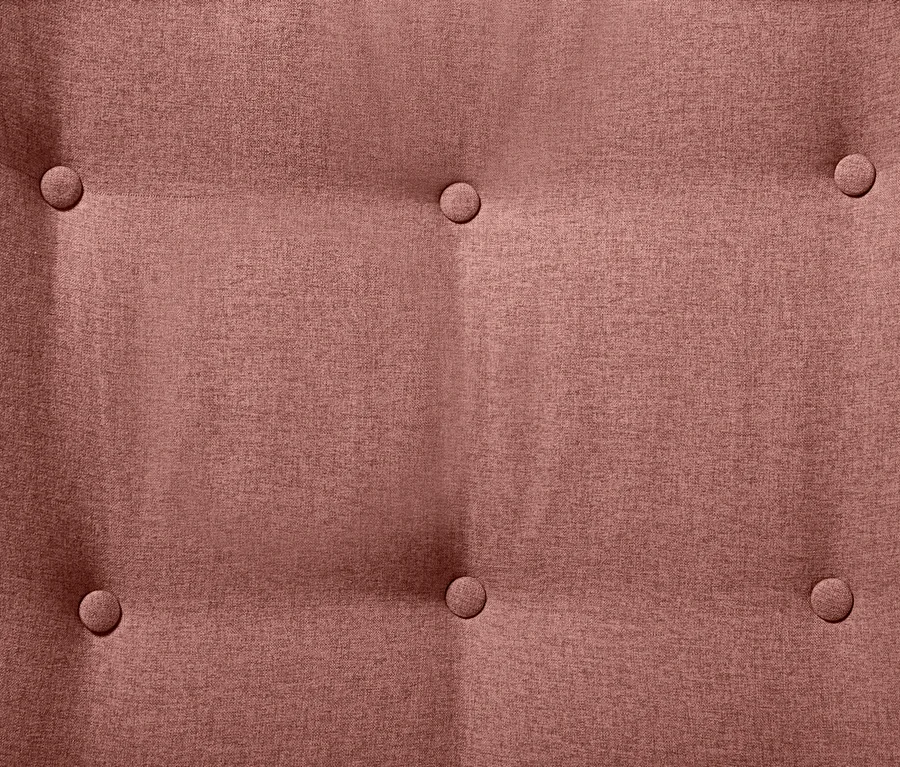 Detail látky křesla s knoflíky starorůžové barvy.
