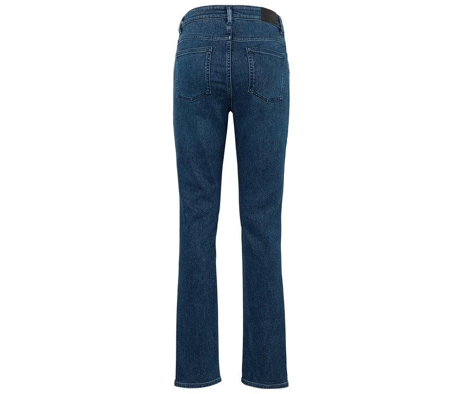 Zadní pohled na džíny rovného střihu v modré barvě.