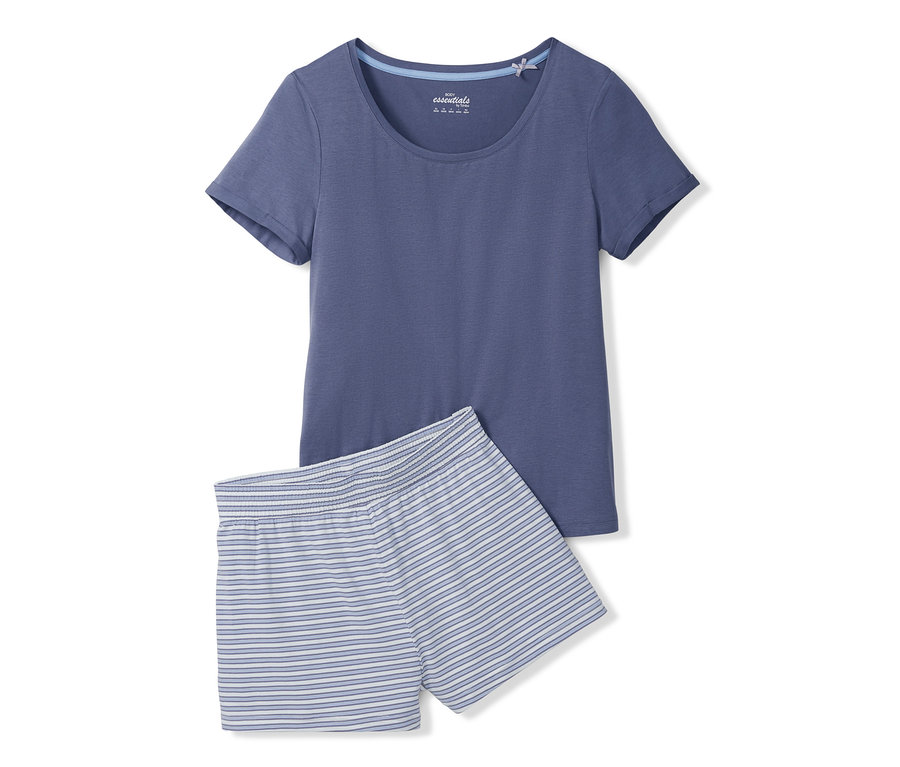 Modré krátké pyžamo se skládá z trička a pruhovaných šortek.