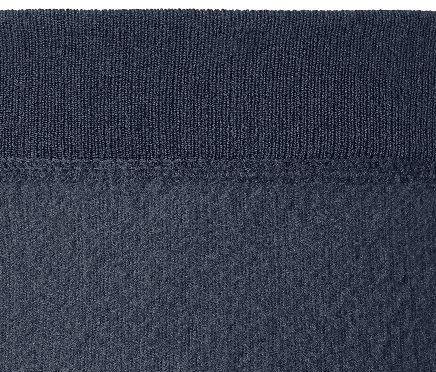 Detail modrých termolegín.