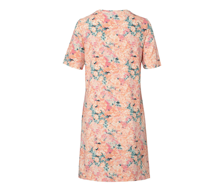 Noční košile s krátkým rukávem a květinovým vzorem.