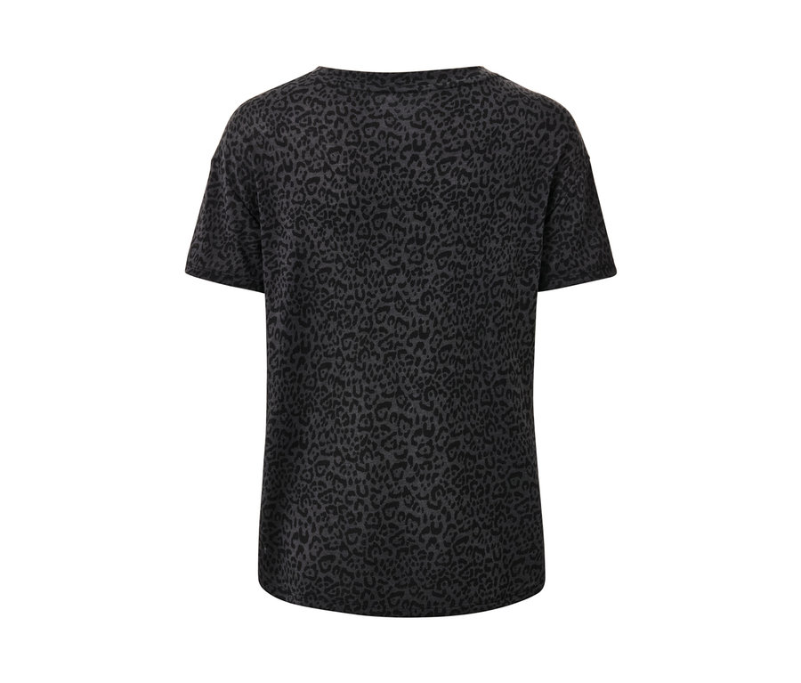 Detail sportovního trička, antracitové barvy.