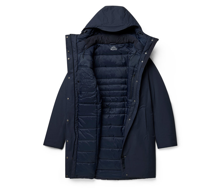 Otevřená tmavě modrá bunda s kapucí a vnitřní prošívanou podšívkou.