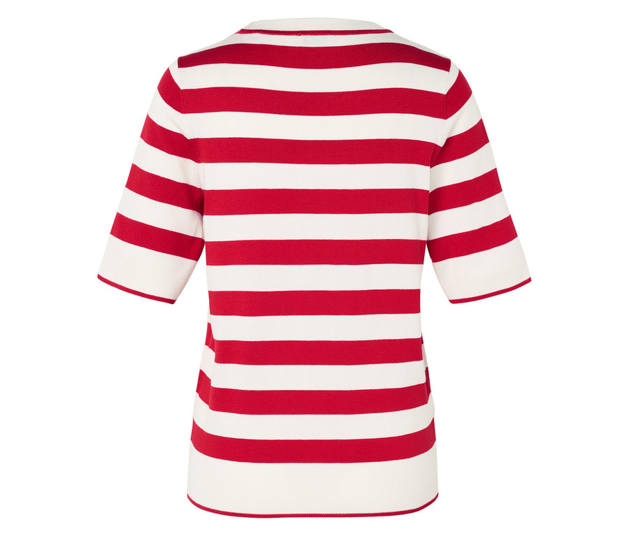 Pohled zezadu na dámské tričko s červenými a bílými vodorovnými pruhy.
