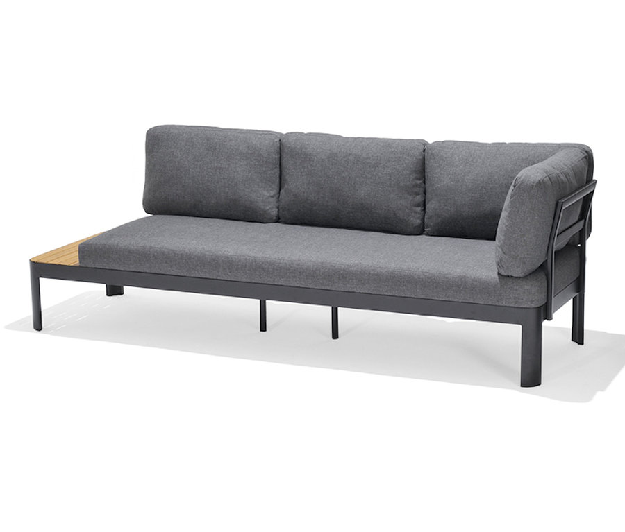 Lounge pohovka Hanjo s kvalitním teakovým dřevem na bílém pozadí.