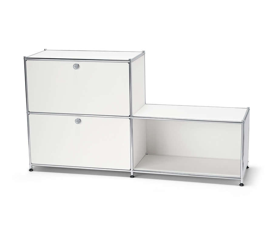 Bílý kovový regál CN3 se 3 přihrádkami.