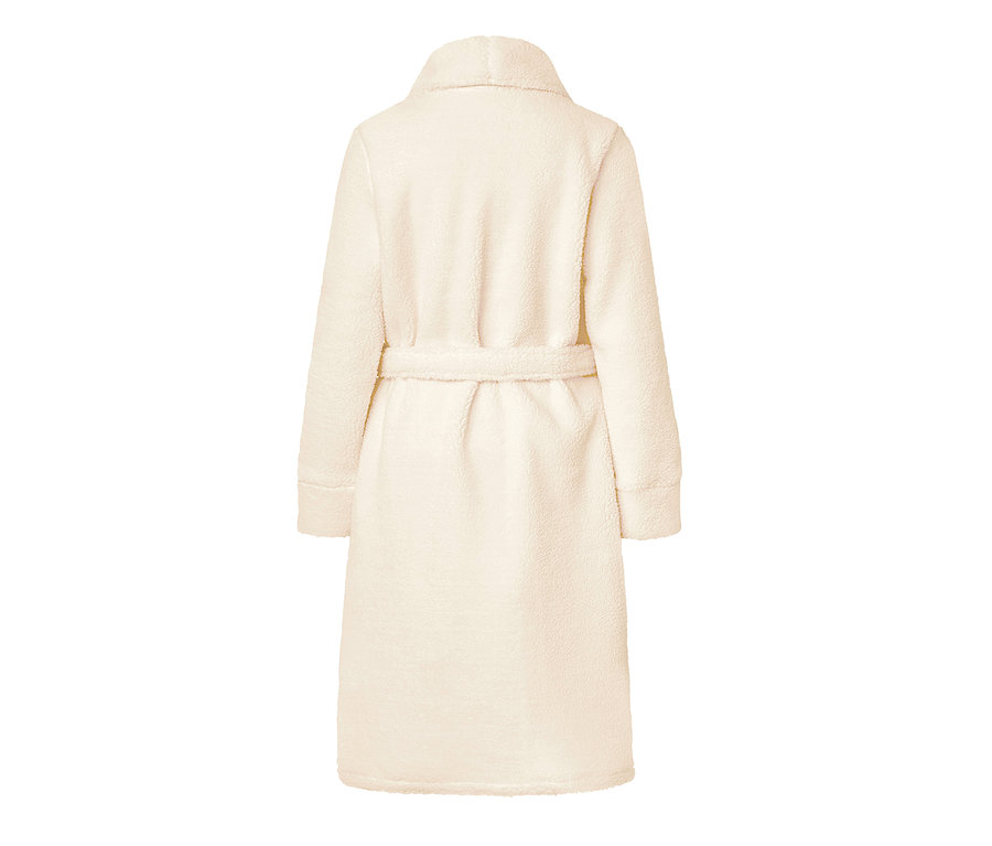 Pohled zezadu na župan s páskem.