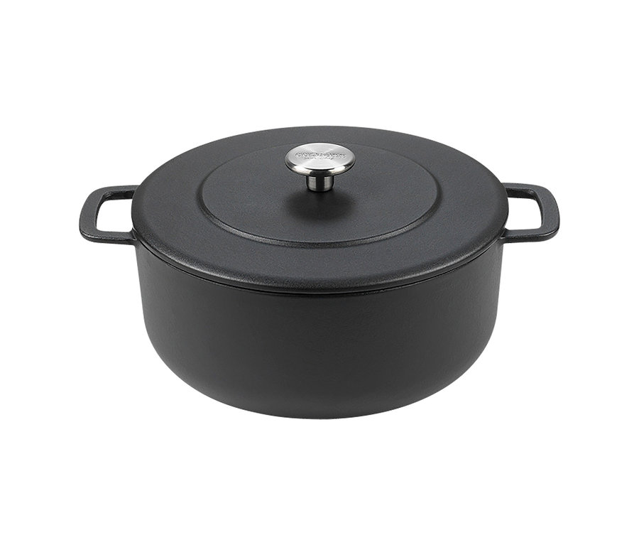 Černý litinový pekáč COMBEKK »Sous-Chef« o průměru cca 24 cm s poklicí.
