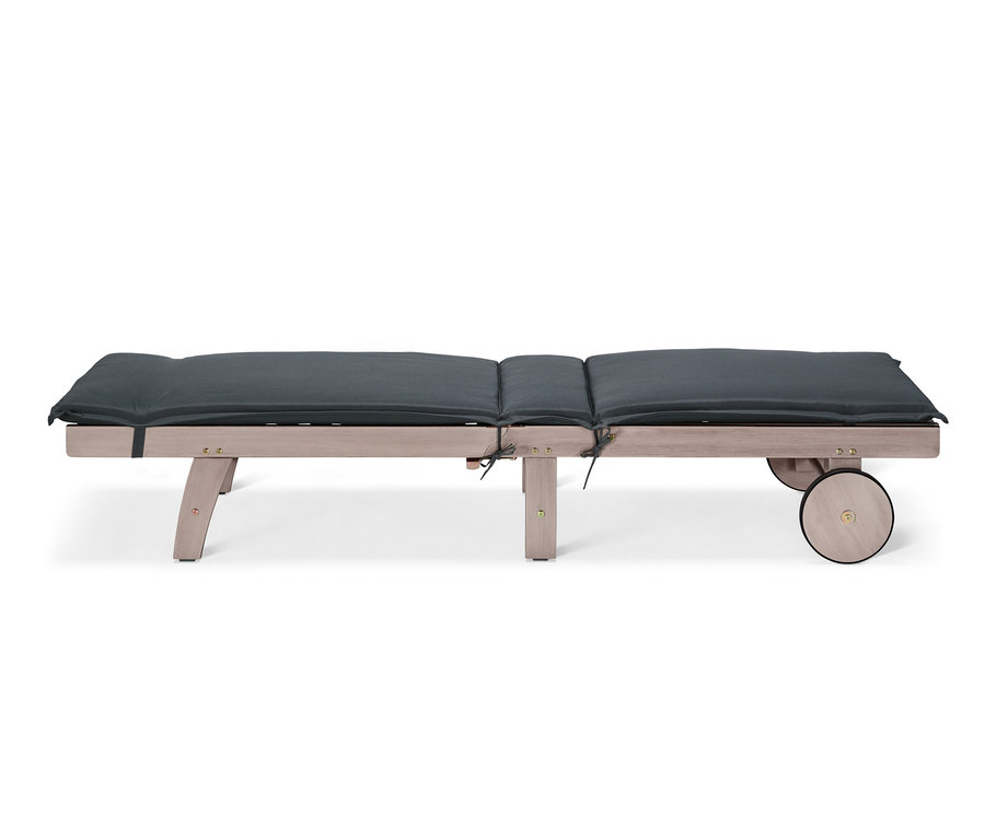 Zahradní lehátko »Leira« s polstrem.