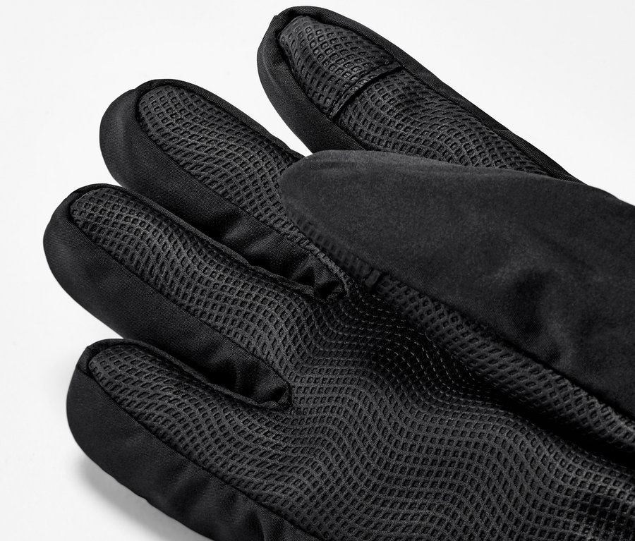 Detail dětské lyžařské a zimní rukavice, černá.