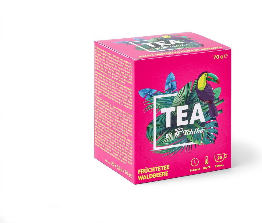 Balení ovocného čaje TEA by Tchibo s příchutí lesních plodů, 8 × 20 nálevových sáčků.
